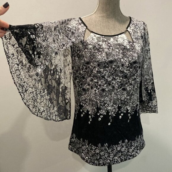 Amanda collection Bell Sleeve Blouse size large - Picture 5 of 15